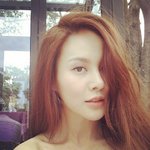 오른쪽 얼굴에 <b>자신</b> 있어 보이는 아이비