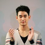 얼굴이 부은 김수현