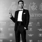 아시아 여심 다 뺏을 기세인 조인성 <b>턱시도</b> 핏