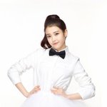 아이유 얼굴형 너무 이쁜거같에..
