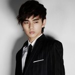 모두에게 사랑받는 20대 男배우