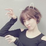 아이돌의 <b>깜찍</b>한 고양이 포즈.jpg