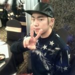 <b>스냅</b>백도 잘 어울리는 아이돌들