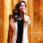 김태희의 <b>비대칭</b> 가르마