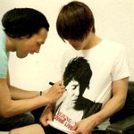 얼굴이 <b>도화지</b>가된 아이돌.jpg