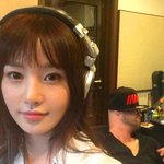 예쁘긴 예쁘구나..남규리 녹음실 공개 사진들..또르르...
