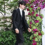 이 날씨에 올블랙 수트 입은 이동욱;;;;