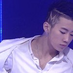 <b>우상</b>의 추모기념 티셔츠의 모델을 하게된 박재범!