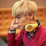 <b>헤드폰</b>만 껴도 화보인 아이돌