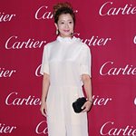 <b>점프</b> 수트 입었는데 왠지... 귀여운... 김희선...