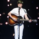 셔츠가 잘 어울리는 로이킴 너란 남자