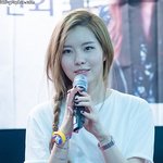 청순해 보이는 김예림 땋은 머리