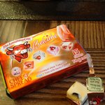 애기 <b>치즈</b> 까주다가 발견.. 웩