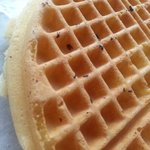 (사진有)학교앞 분식집에서 팬코팅 붙은 와플을 돈받고 팔아요.