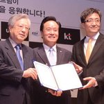 이석채 회장, 대한민국 야구 <b>발전</b>을 위해 나서다