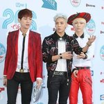 어마어마한 모자를 쓴 <b>샤이니</b> 키