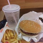 잠실야구장 버거킹, 와퍼세트 7300원…가격도 '킹'