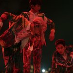 앞으로 뻗은 두팔 난살아있는 <b>워킹데드</b>~~
