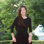 전지현 <b>우아</b>한 블랙 드레스 여신, 반전뒷태 공개