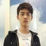 <b>어깨</b>가 조금 좁아 보이는 남자 아이돌들