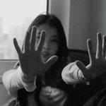 [아이유] 딱봐도 <b>고사리</b> 손 같은 아이유 얼마나 작길래 아가 손...
