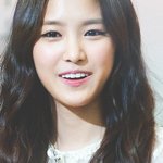 손나은 이목구비가 옆으로 쭉쭉 찢어짐