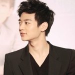 짧은 머리에도 우월한 비주얼의 <b>남신</b> 아이돌