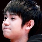 <b>볼살</b> 만져보고 싶은 男아이돌 사진