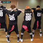 어머..박력엑소오빠들 뒤태움짤[소장용]