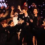 마이크 <b>셔틀</b>을 즐기는 아이돌들ㅋㅋㅋㅋ
