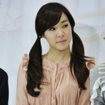 <b>발랄</b>한 여자 아이돌 양갈래 머리