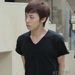 남자 아이돌의 브이넥 티셔츠<b>st</b>