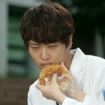 맞고 웃으면 <b>자폐증</b>?