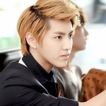 [EXO] <b>엑소</b>에서 제일 잘생긴애와 못생긴애