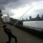 [LIFE]영국- 템즈강에 장어가 산다?  템즈강 장어낚시!