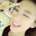 아이돌의 깜찍 브이 <b>윙크</b> 포즈