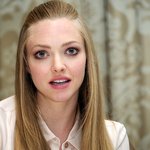 왠지 낯설게 느껴지는 아만다 사이프리드 초근접 직찍