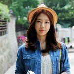 <b>소화</b> 못하는 색이 없는 박신혜, 꿀피부 장난아니네~