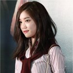 진정한 복고패션이 뭔지 아는듯한 24세 이유비