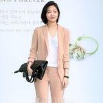 <b>수트</b> 입은 김고은
