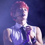<b>눈썹</b>까지 빨개진 이기광
