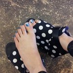 <b>매니</b>큐 칠한 발