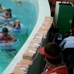 경주에 있는 아쿠아월드에서 <b>뜨악</b>~~