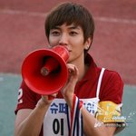 <b>확성기</b>로 말하고있는 귀여운 아이돌들.jpg
