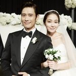 <b>신혼</b> 여행 갔다가 돌아오는 이민정-이병헌 부부