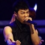 <b>무대위</b> 표정관리 못한 아이돌들.jpg