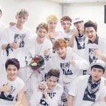[EXO] 아지금뭐하는거에요;;;