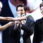 아이돌 그룹 리더 <b>몰이</b> 현장 모음.jpg