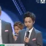 [EXO] 어제 엠카에서 이마에 <b>반짝</b>이붙은 슈밍