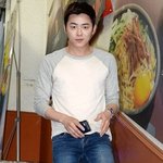 완전 훈남친 패션으로 입은 조정석